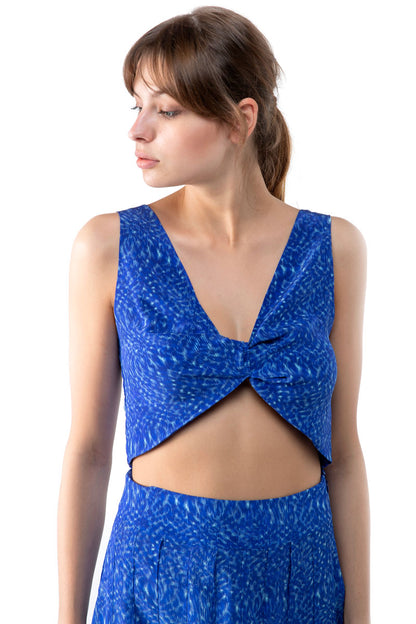 Loose Twisted Crop Top